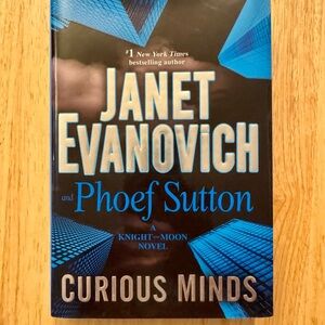 Hardcover book in excellent condition  - Janet Evanovich and Phoef Sutton -